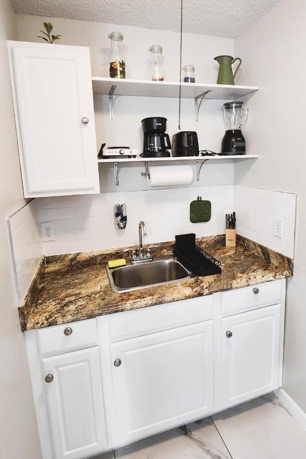 Adorable Mini Suite In Tampa Exteriör bild