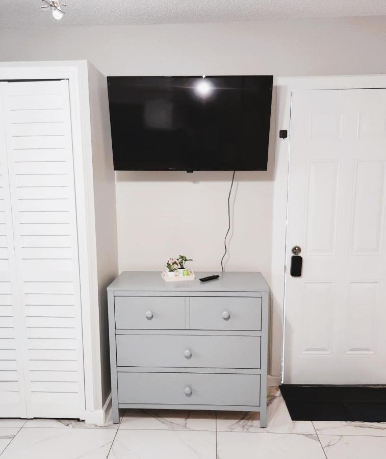 Adorable Mini Suite In Tampa Exteriör bild